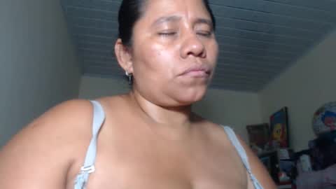 Snapshot of kloe_boobs chatting on October 6, 7:39 am Kloe online show from October 6, 7:39 am