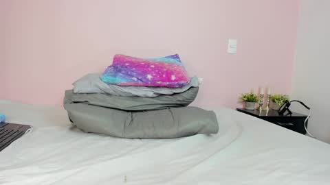 Snapshot of klooe_1 chatting on January 16, 11:48 pm Kloe online show from January 16, 11:48 pm