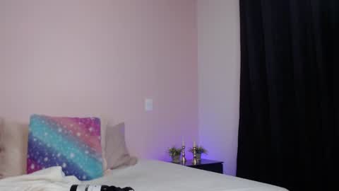 Snapshot of klooe_1 chatting on February 3, 9:39 pm Kloe online show from February 3, 9:39 pm