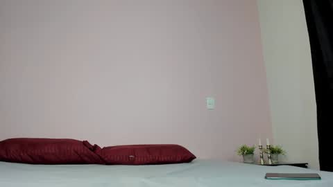 Snapshot of klooe_1 chatting on February 8, 9:15 pm Kloe online show from February 8, 9:15 pm