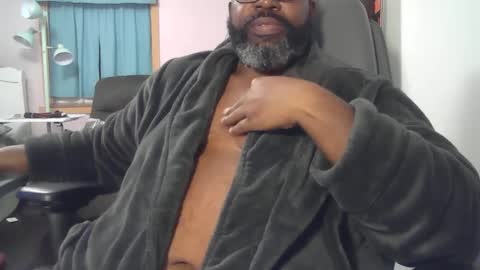 Snapshot of kmart2629 chatting on January 28, 11:17 pm ChubbyBlkKing82 online show from January 28, 11:17 pm