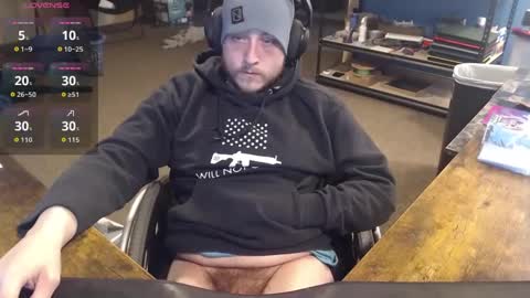 Snapshot of kneesdown321 chatting on October 7, 6:16 pm kneesdown321 online show from October 7, 6:16 pm