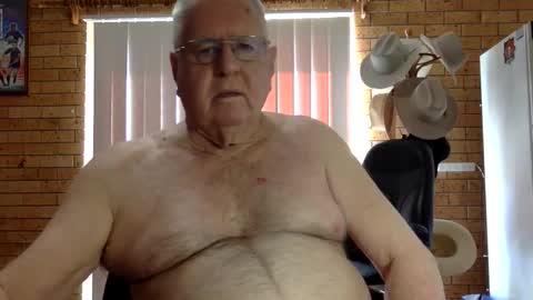 Aussiedude online show from October 9, 3:37 am