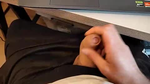 Snapshot of knilbonk chatting on November 6, 9:43 am knilbonk online show from November 6, 9:43 am