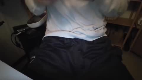 Snapshot of knilbonk chatting on April 5, 7:11 pm knilbonk online show from April 5, 7:11 pm