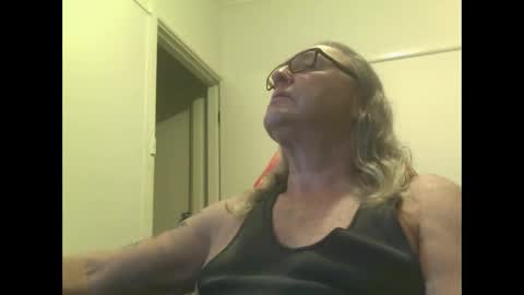 knobout online show from October 4, 11:30 am