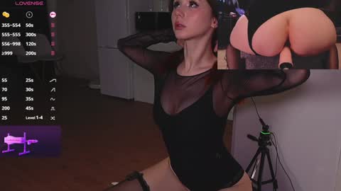 Lisa and Alex  557095200 to make me cum online show from February 22, 8:02 am