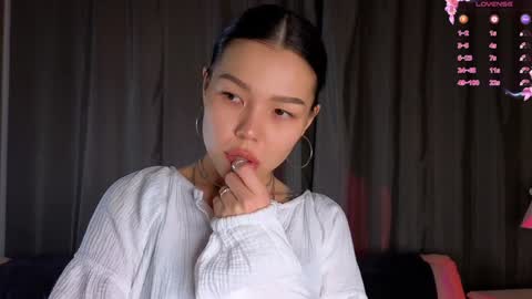 Sakura  Azumi online show from January 17, 1:56 pm