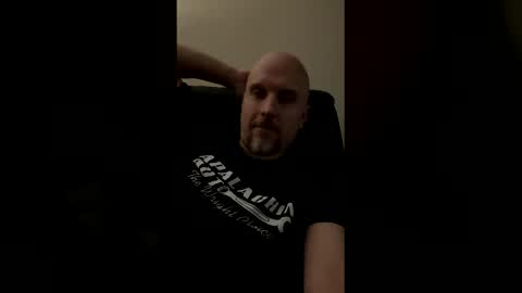 knotdaddy1983 online show from April 2, 12:36 pm