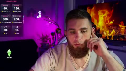 Snapshot of kochka25 chatting on April 18, 9:35 am Sweet boy online show from April 18, 9:35 am