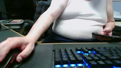 Snapshot of kodiak1974 chatting on April 24, 8:44 pm Kodiak1974 online show from April 24, 8:44 pm