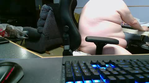 Snapshot of kodiak1974 chatting on May 14, 9:32 pm Kodiak1974 online show from May 14, 9:32 pm