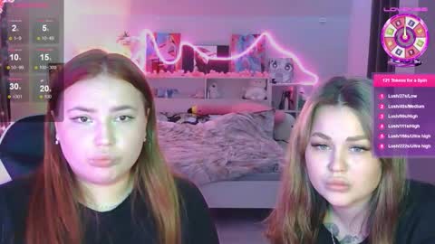 Mia online show from November 16, 4:01 pm