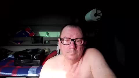 Snapshot of komputer123456789 chatting on April 19, 7:29 am Bogdan online show from April 19, 7:29 am