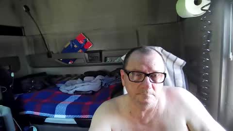 Snapshot of komputer123456789 chatting on April 23, 12:40 pm Bogdan online show from April 23, 12:40 pm