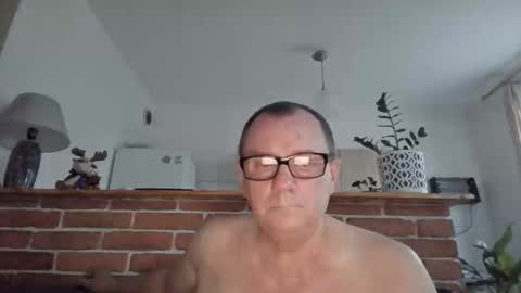 Snapshot of komputer123456789 chatting on May 2, 6:13 pm Bogdan online show from May 2, 6:13 pm