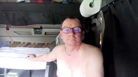 Snapshot of komputer123456789 chatting on May 14, 7:48 am Bogdan online show from May 14, 7:48 am