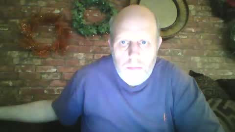 Snapshot of kona_blast chatting on December 16, 10:40 am Neil online show from December 16, 10:40 am