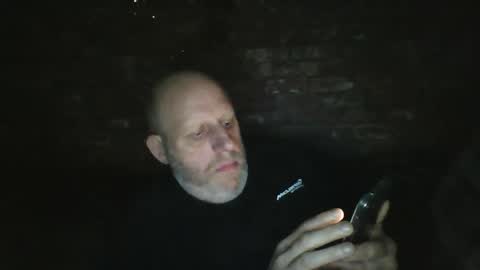 Snapshot of kona_blast chatting on December 18, 3:55 pm Neil online show from December 18, 3:55 pm