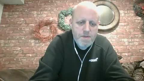 Snapshot of kona_blast chatting on December 28, 2:11 am Neil online show from December 28, 2:11 am