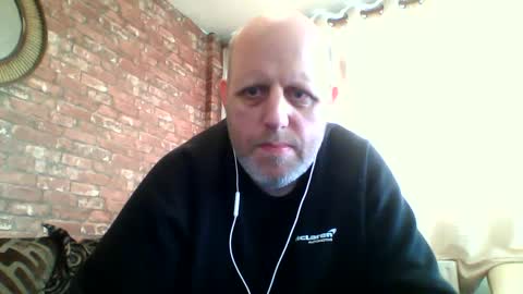 Snapshot of kona_blast chatting on January 2, 12:35 pm Neil online show from January 2, 12:35 pm