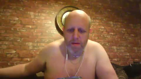 Snapshot of kona_blast chatting on January 5, 11:22 pm Neil online show from January 5, 11:22 pm
