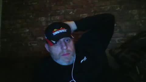 Snapshot of kona_blast chatting on February 2, 11:32 pm Neil online show from February 2, 11:32 pm