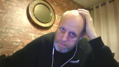 Snapshot of kona_blast chatting on February 3, 3:53 am Neil online show from February 3, 3:53 am