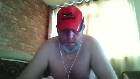 Snapshot of kona_blast chatting on February 9, 10:42 am Neil online show from February 9, 10:42 am