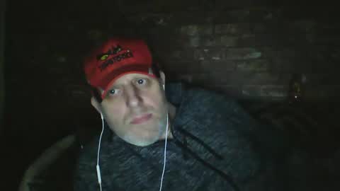 Snapshot of kona_blast chatting on February 9, 4:50 pm Neil online show from February 9, 4:50 pm