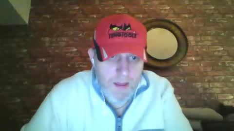 Snapshot of kona_blast chatting on February 10, 3:32 pm Neil online show from February 10, 3:32 pm