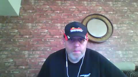 Snapshot of kona_blast chatting on February 14, 12:14 pm Neil online show from February 14, 12:14 pm