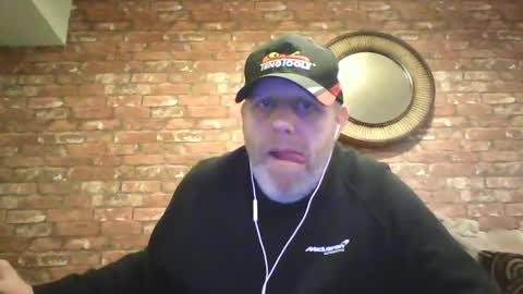 Snapshot of kona_blast chatting on February 15, 11:28 am Neil online show from February 15, 11:28 am