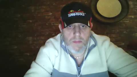 Snapshot of kona_blast chatting on February 16, 7:48 am Neil online show from February 16, 7:48 am