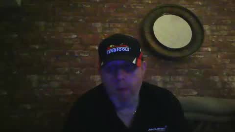 Snapshot of kona_blast chatting on February 17, 7:31 pm Neil online show from February 17, 7:31 pm