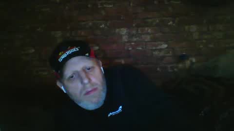 Snapshot of kona_blast chatting on February 23, 3:51 pm Neil online show from February 23, 3:51 pm