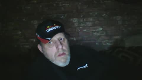 Snapshot of kona_blast chatting on March 4, 8:16 pm Neil online show from March 4, 8:16 pm