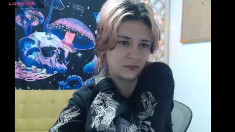 Snapshot of konekokawai chatting on March 27, 10:37 am konekokawai online show from March 27, 10:37 am