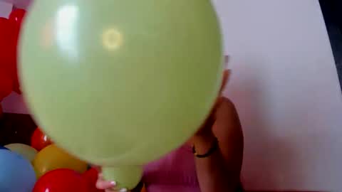 Snapshot of konie_brn21 chatting on April 10, 8:24 pm konie Diaz online show from April 10, 8:24 pm