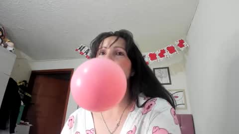 Snapshot of konie_hot chatting on February 19, 11:04 pm konie Diaz online show from February 19, 11:04 pm