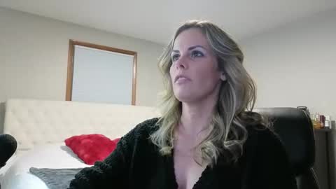 KoraLynn777 online show from January 15, 3:11 am