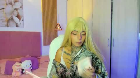 Snapshot of korarousee chatting on September 22, 12:40 pm Kora  online show from September 22, 12:40 pm