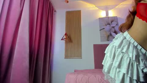 Snapshot of korarousee chatting on September 23, 1:25 pm Kora  online show from September 23, 1:25 pm