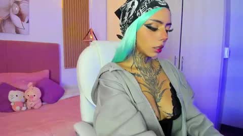 Snapshot of korarousee chatting on October 6, 1:30 pm Kora  online show from October 6, 1:30 pm