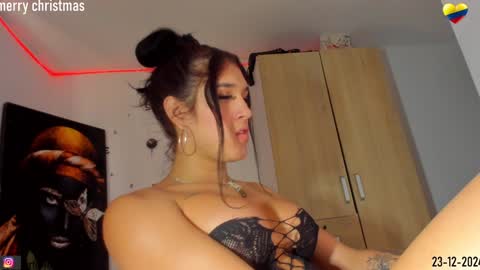 Snapshot of kortneyhills chatting on December 24, 5:55 pm Kortneyhills - Aries online show from December 24, 5:55 pm