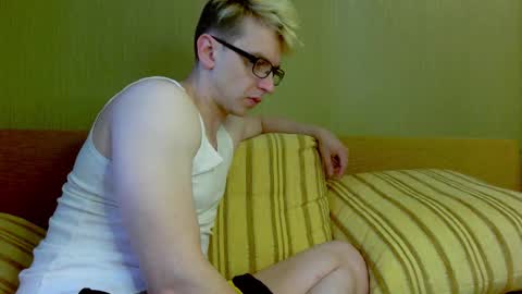 Snapshot of kostya_grey chatting on February 14, 11:51 am kostya_grey online show from February 14, 11:51 am