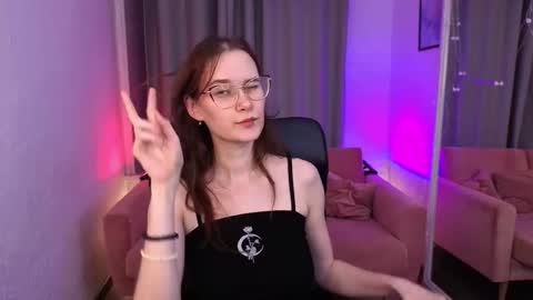 Roo online show from September 8, 3:22 pm