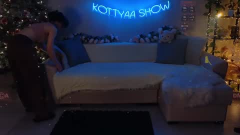 Snapshot of kottyaa_ch chatting on January 3, 3:05 am Kottyaa cb FOLLOWING online show from January 3, 3:05 am