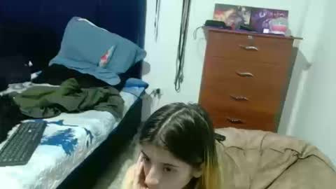 kratos_and_afrodita online show from October 15, 2:01 am