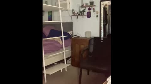 kreamyk420 online show from March 17, 8:12 pm